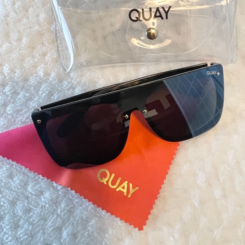 LIKE NEW Quay Australia, Frontrunner, Black/Smoke Sunglasses (Worn Once)